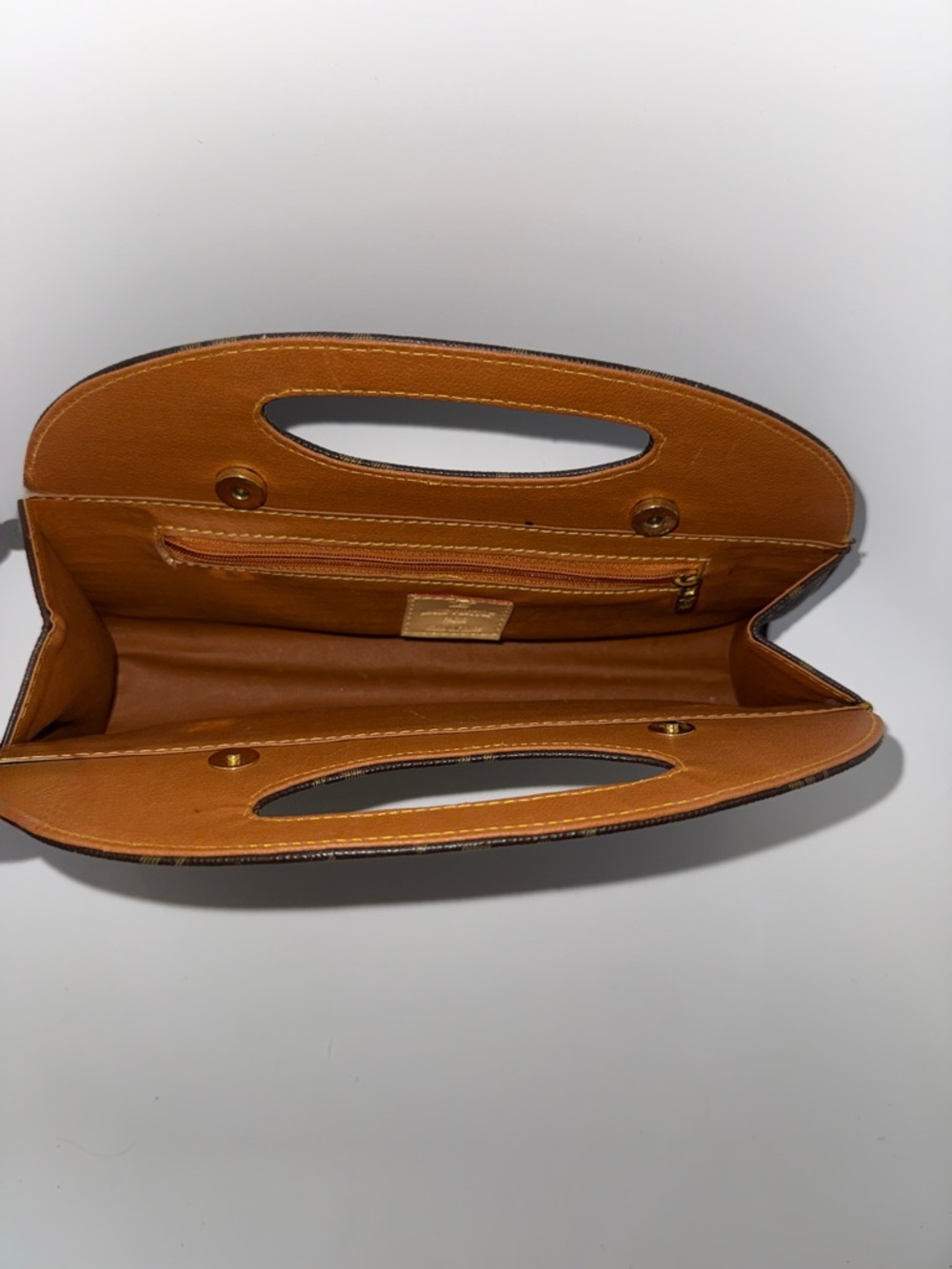 Brown Structured Clutch Cutout Top Handle Patterned Finish - Picture 4 of 7